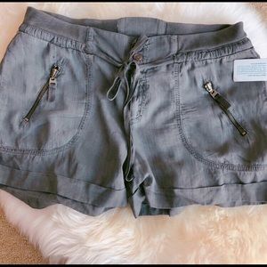 Splendid cute shorts zipper details❤️